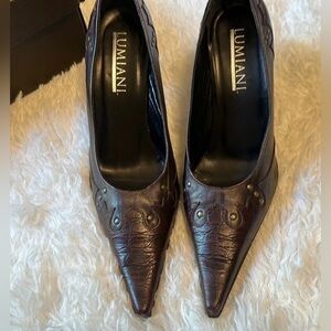 Vintage Lumiani Deep Purple Heels Grommet Detail